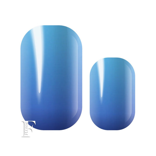 dark blue to light blue ombre style nail wraps